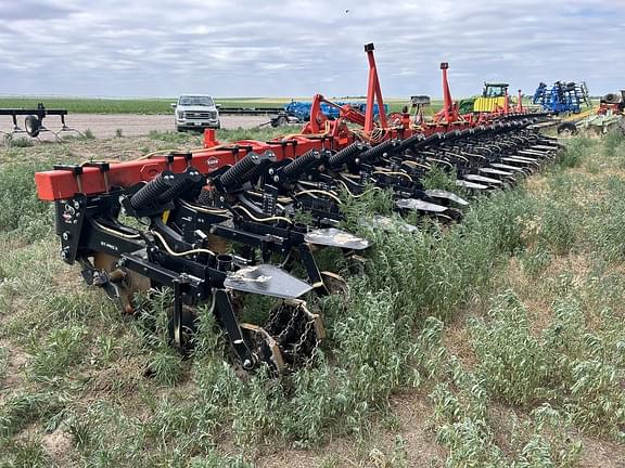 Image of Kuhn Krause Gladiator 1210M equipment image 3