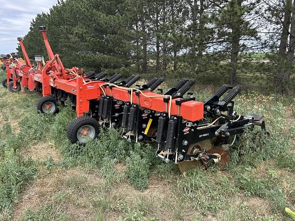 Image of Kuhn Krause Gladiator 1210M equipment image 1