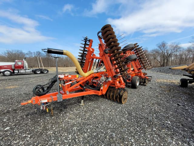 Image of Kuhn Krause Excelerator XT 8010-25 equipment image 1