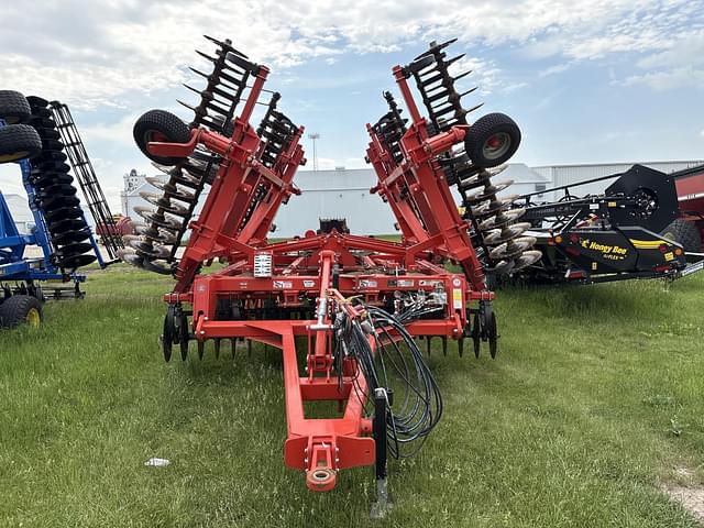 Image of Kuhn Krause Excelerator XT 8010 equipment image 4