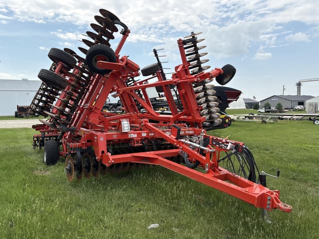 Image of Kuhn Krause Excelerator XT 8010-30 equipment image 1