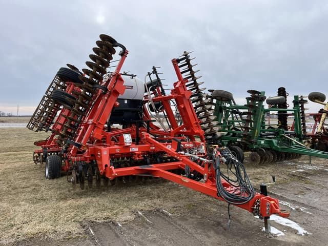 Image of Kuhn Krause Excelerator XT 8010-30 equipment image 2