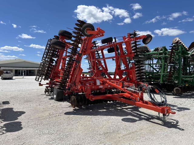 Image of Kuhn Krause Excelerator XT 8010 equipment image 1