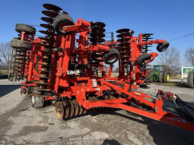 Image of Kuhn Krause Excelerator XT 8010 equipment image 2