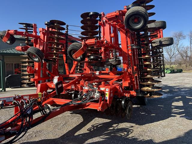 Image of Kuhn Krause Excelerator XT 8010 equipment image 1