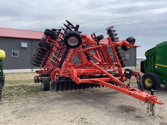 2022 Kuhn Krause Interceptor 8050 Equipment Image0