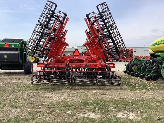 Image of Kuhn Krause Interceptor 8050 equipment image 3