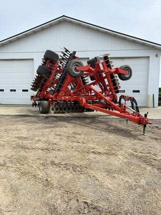 2022 Kuhn Krause Interceptor 8055 Equipment Image0