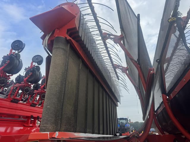 Image of Kuhn Merge-Maxx MM701 equipment image 4