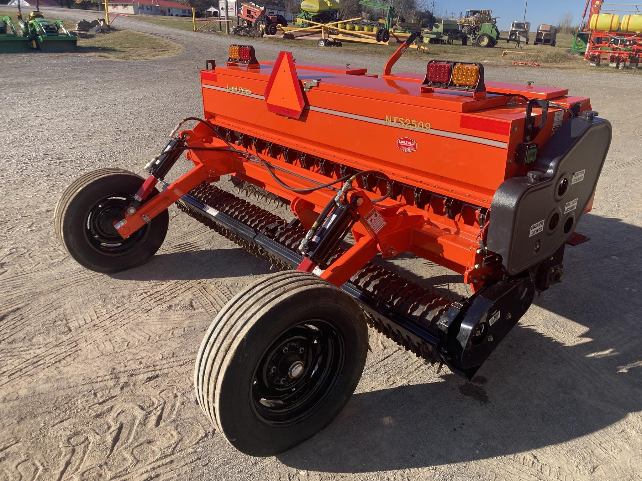 Main image Land Pride NTS2509