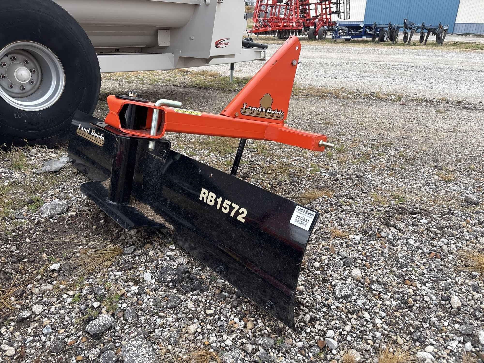 Main image Land Pride RB1572