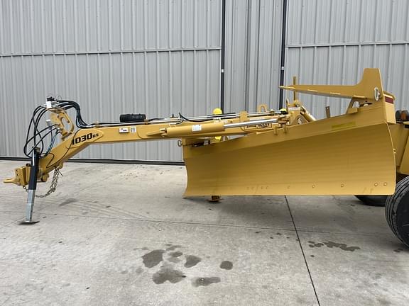 Image of Landoll 1030RS equipment image 1