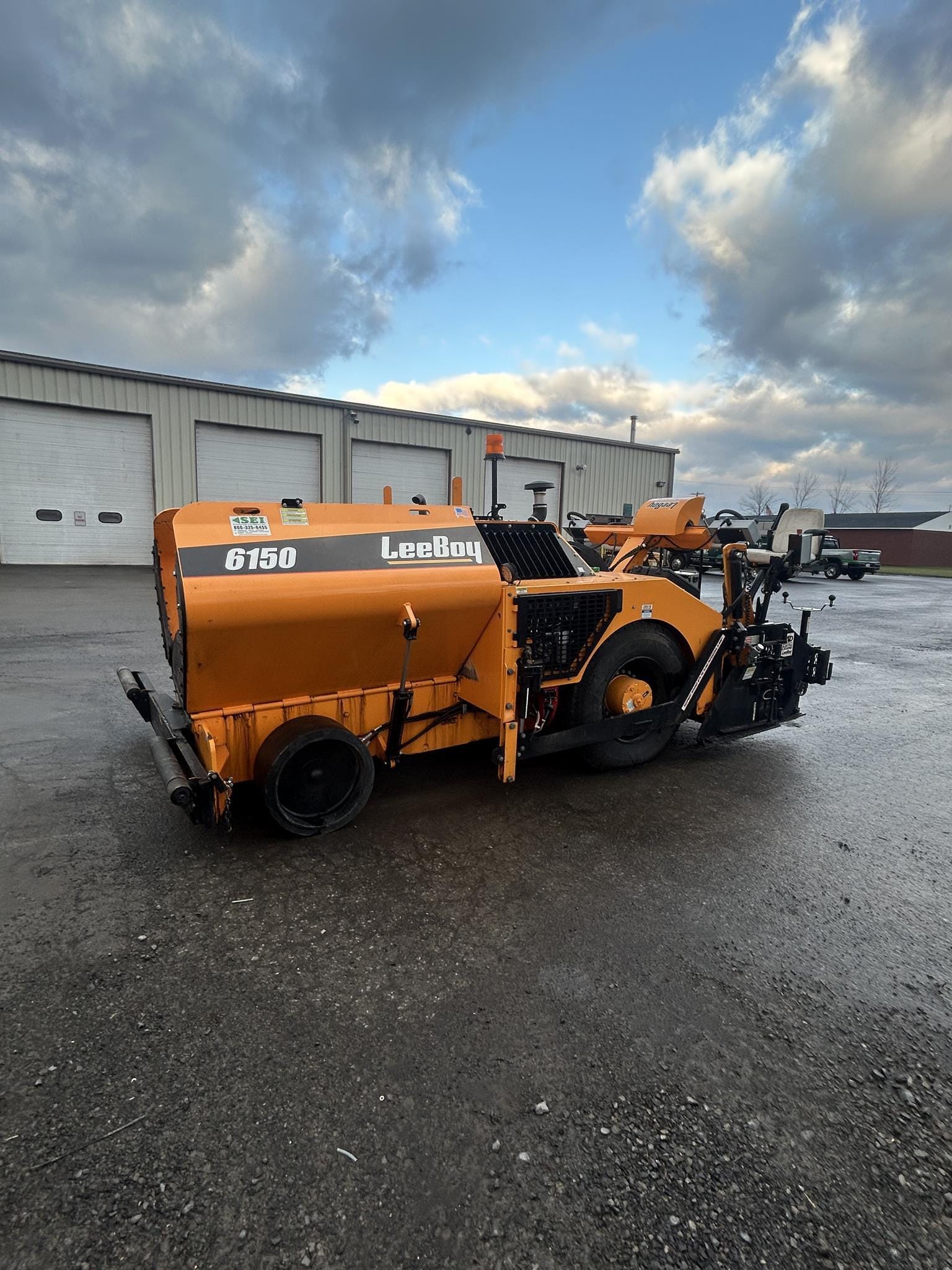 2022 LeeBoy 6150 Equipment Image0