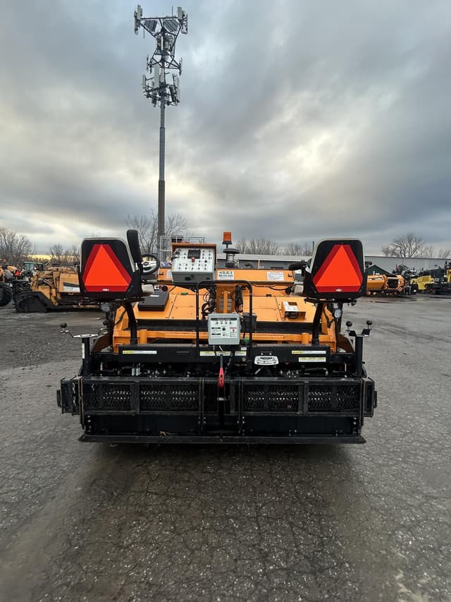 Image of LeeBoy 6150 equipment image 1