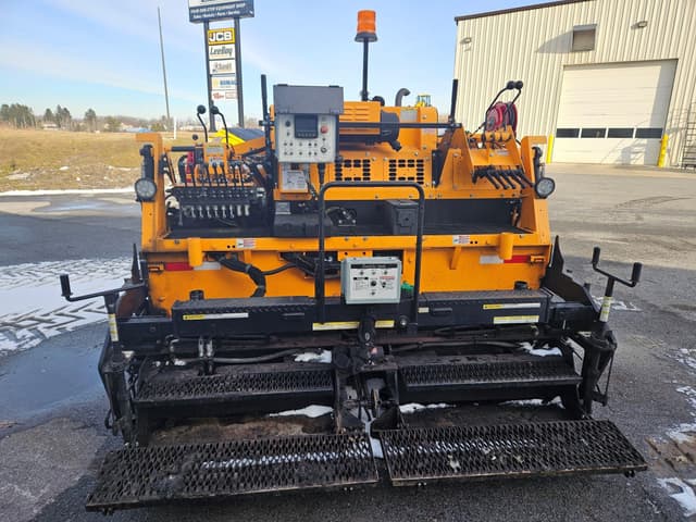 Image of LeeBoy 8500D equipment image 3