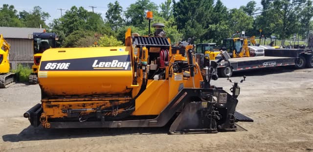 Image of LeeBoy 8510E equipment image 1