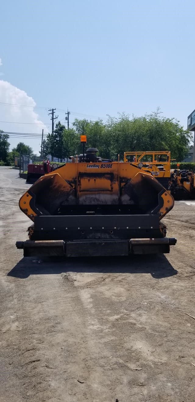 Image of LeeBoy 8510E equipment image 3