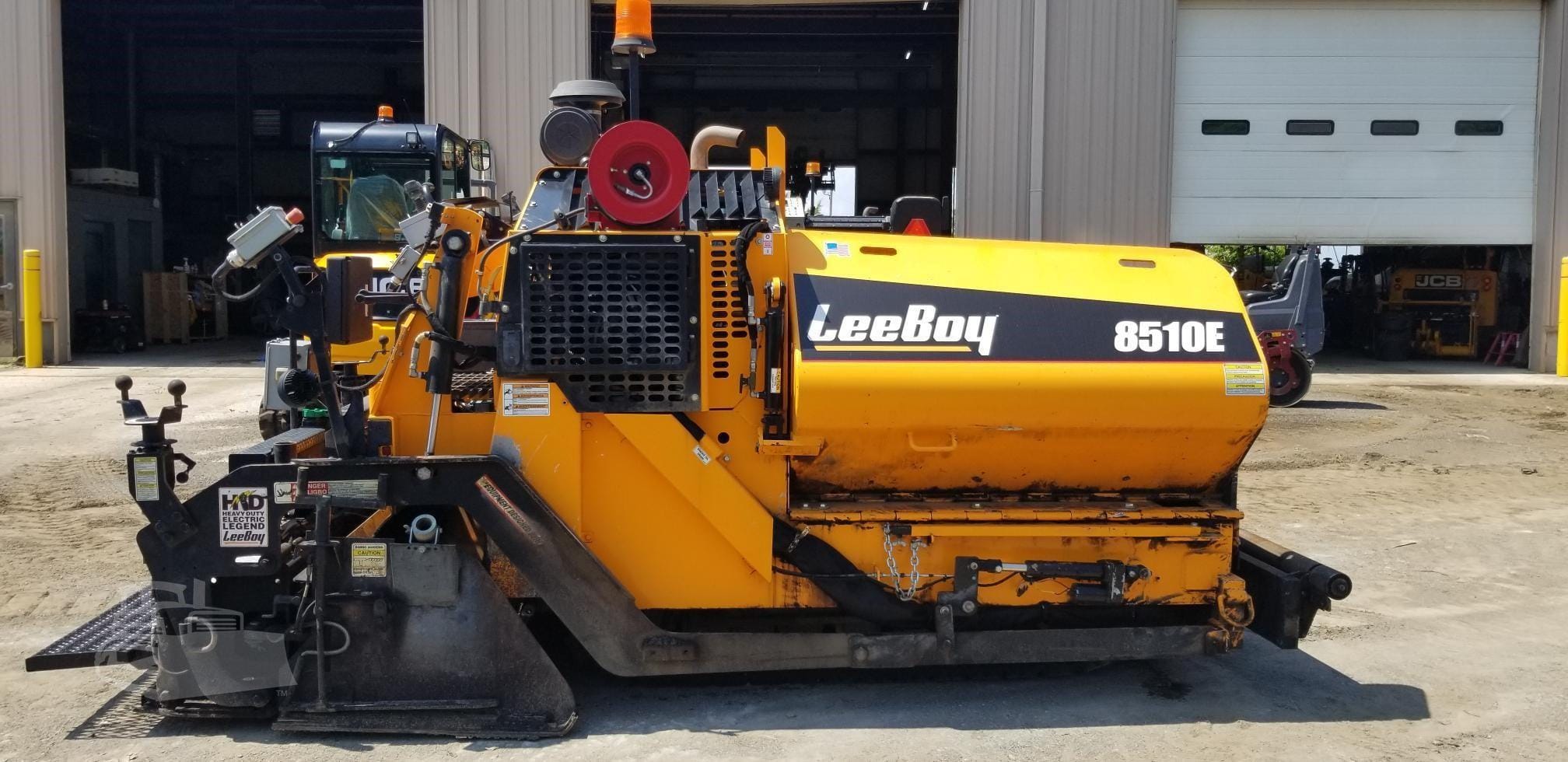 2022 LeeBoy 8510E Equipment Image0