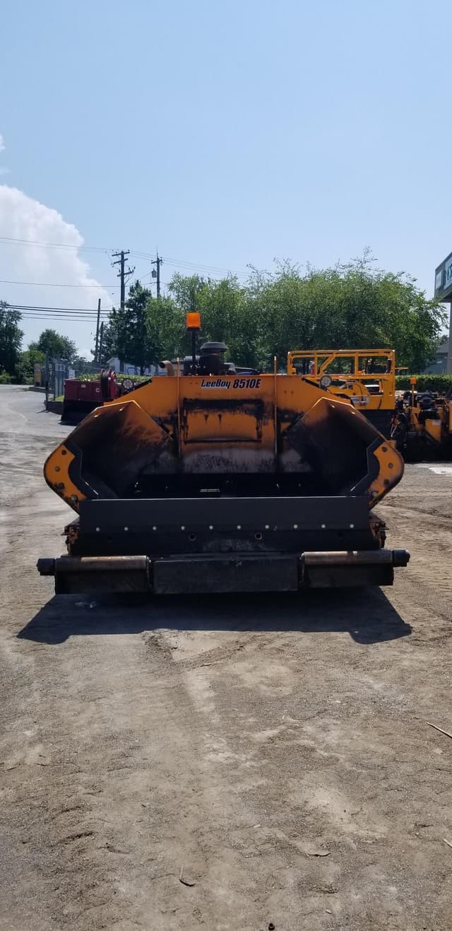 Image of LeeBoy 8510E equipment image 4