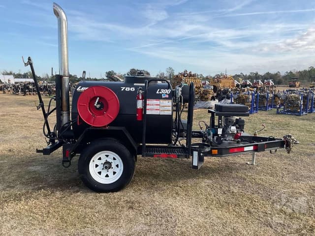 Image of LeeBoy L300 equipment image 3