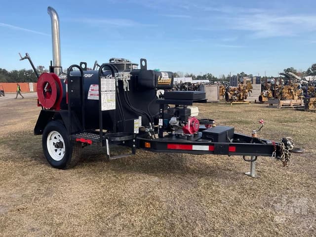 Image of LeeBoy L300 equipment image 2