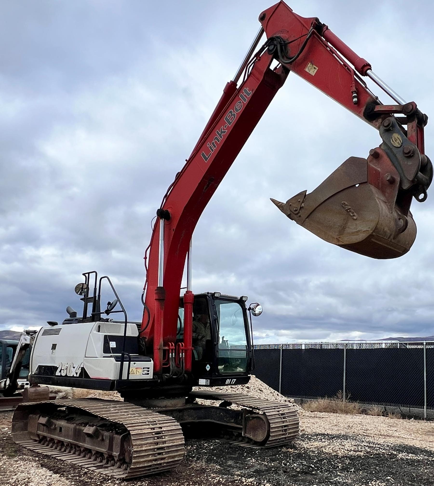 2022 Link-Belt 250X4 Equipment Image0