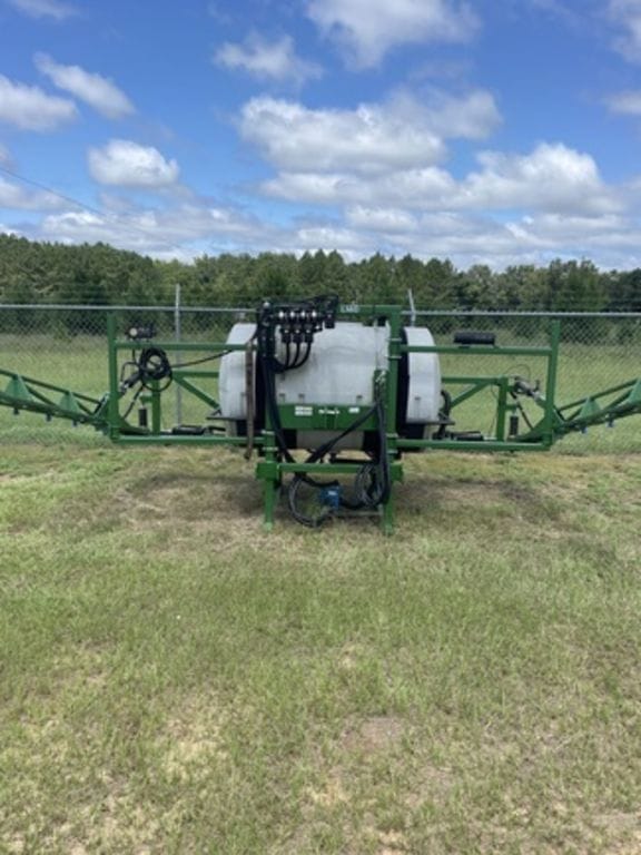 2022 LMC M40018 Equipment Image0