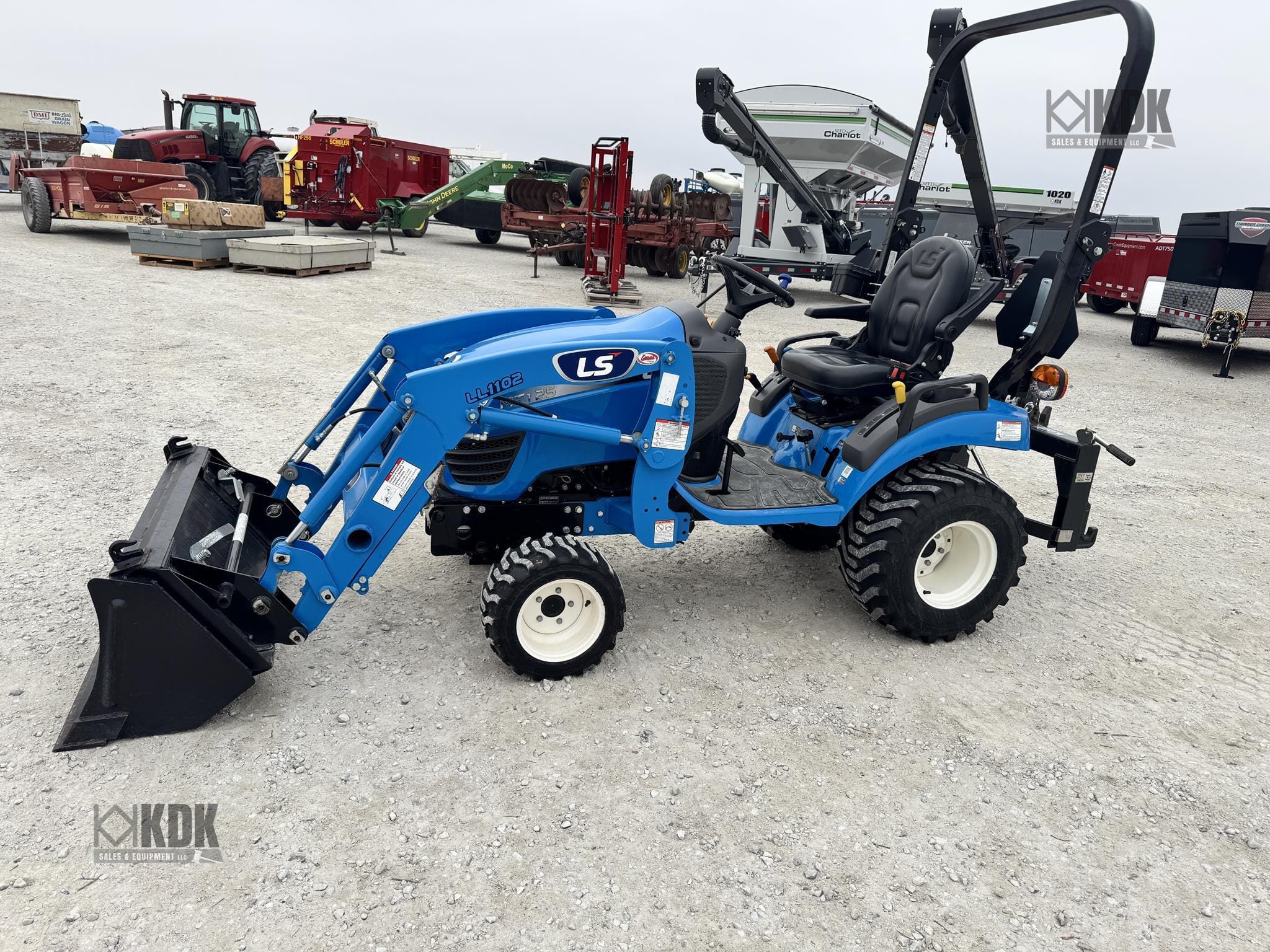 2022 LS MT125 Equipment Image0