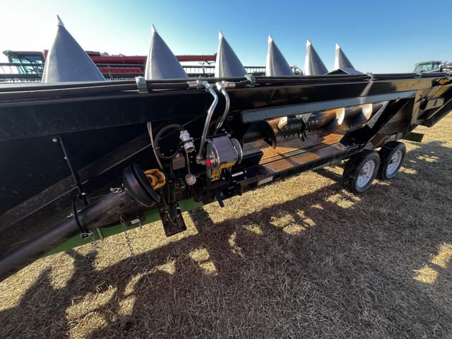 Image of MacDon C3808 equipment image 4