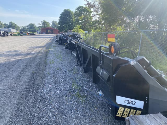 Image of MacDon C3812 equipment image 2