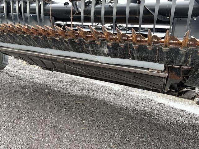 Image of MacDon FD135 equipment image 3