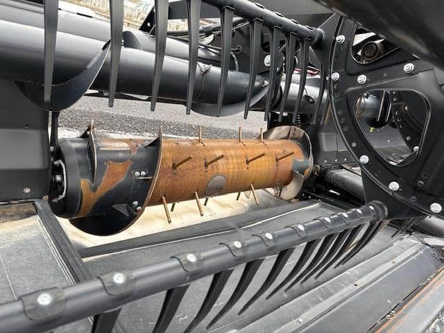 Image of MacDon FD135 equipment image 2