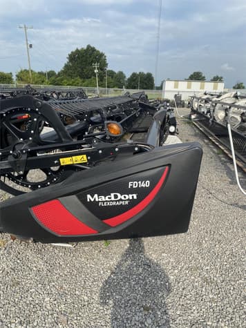 Main image MacDon FD140