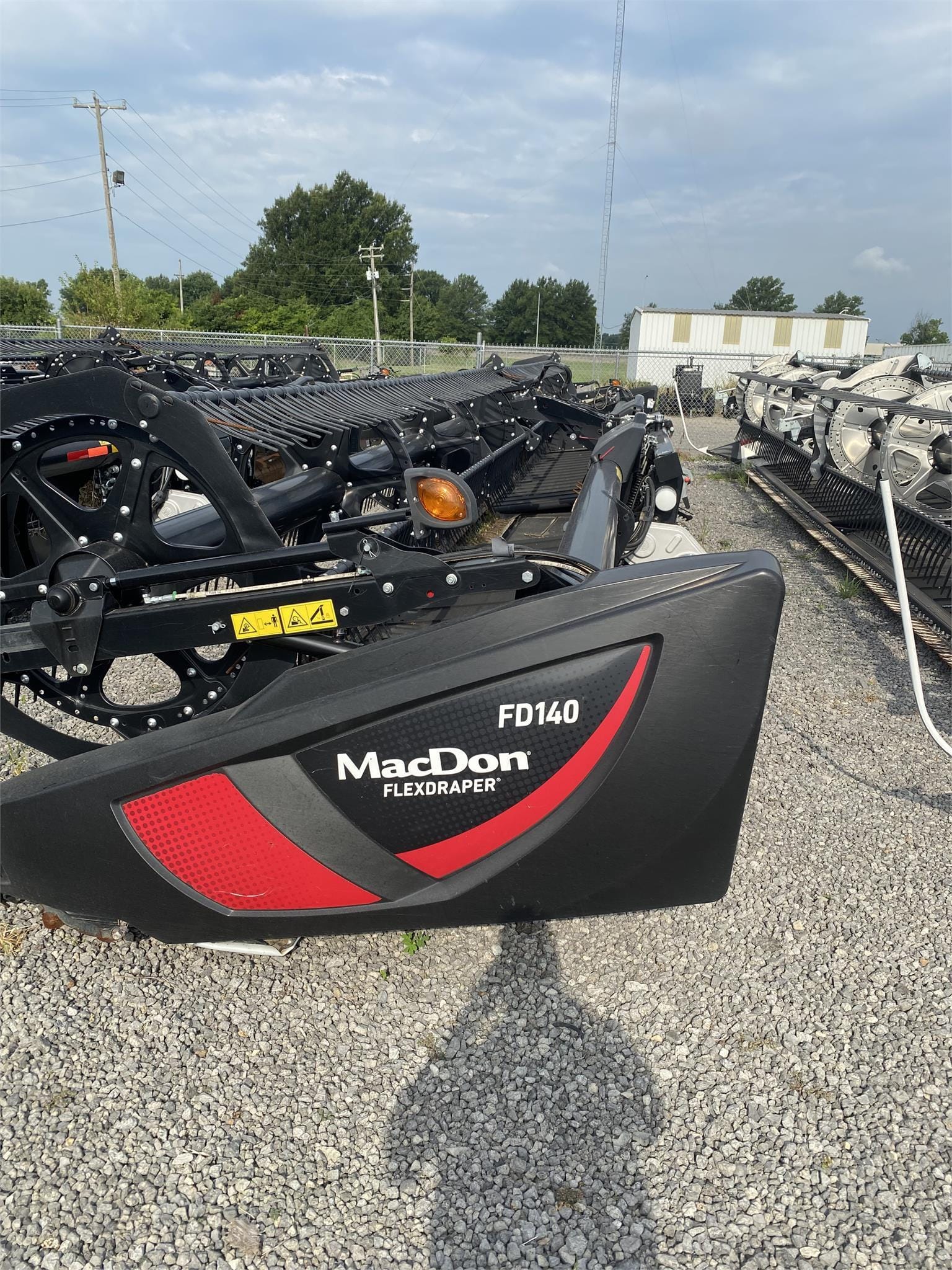 2022 MacDon FD140 Equipment Image0
