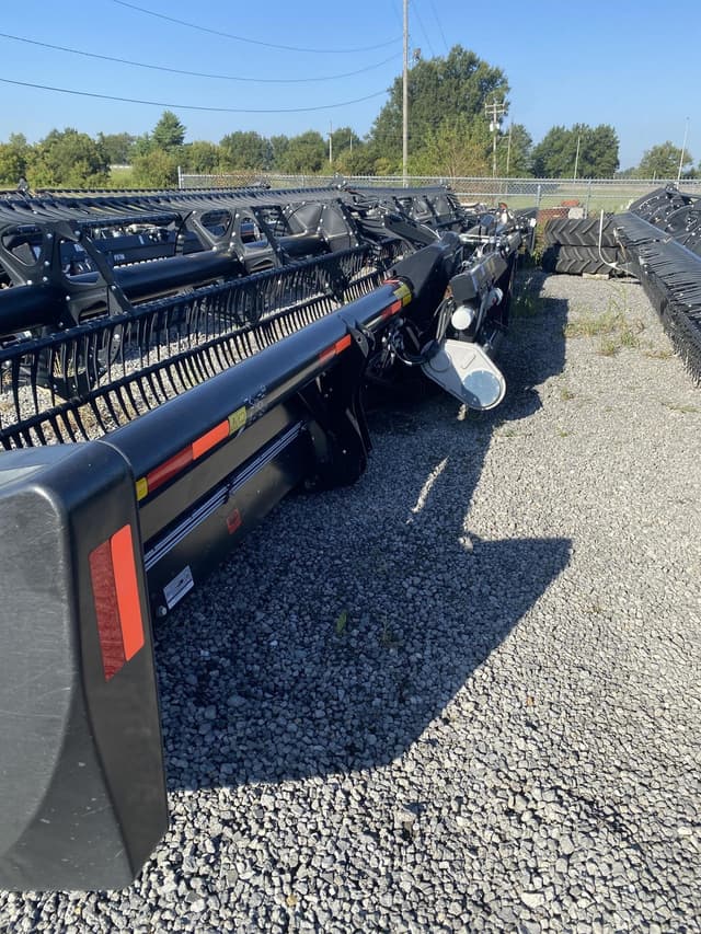 Image of MacDon FD140 equipment image 1