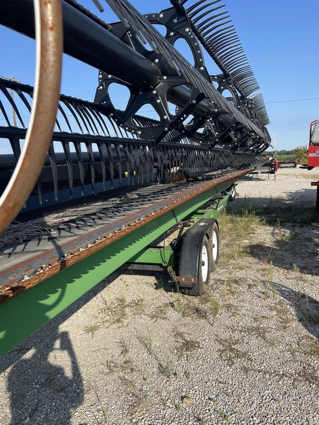 Image of MacDon FD140 equipment image 4