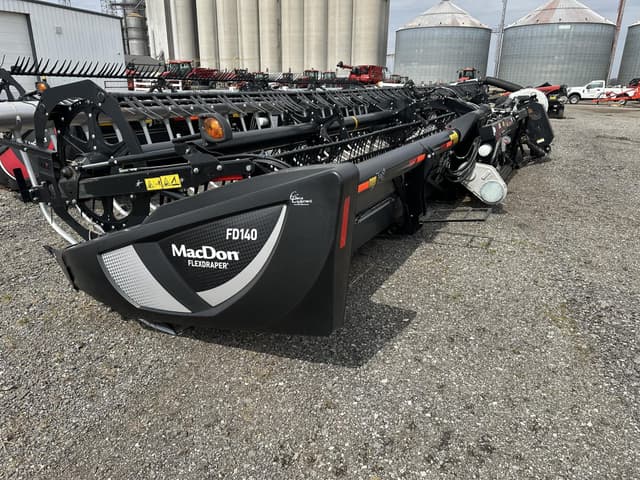 Image of MacDon FD140 equipment image 3