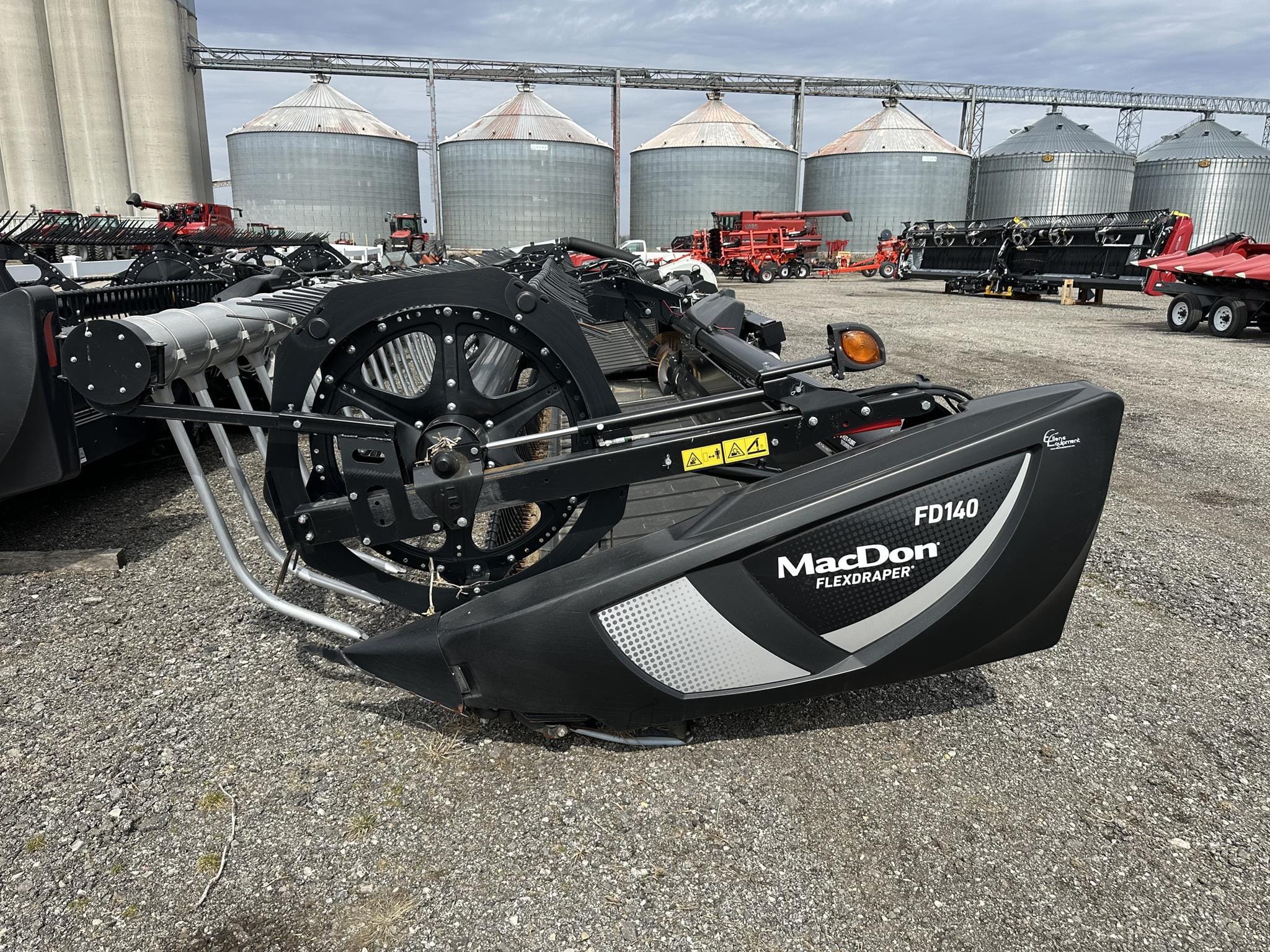 2022 MacDon FD140 Equipment Image0