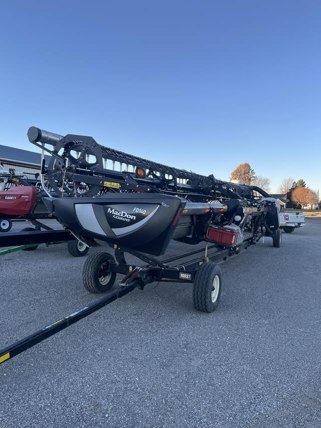 Image of MacDon FD140 equipment image 1