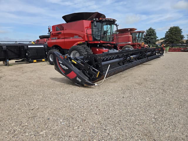 Image of MacDon FD140 equipment image 2