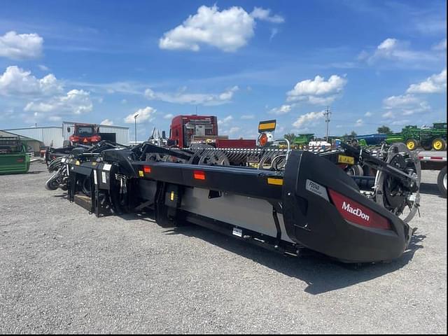Image of MacDon FD240 equipment image 3