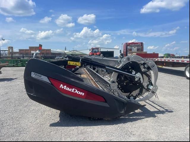 Image of MacDon FD240 equipment image 4