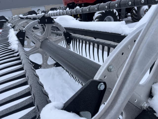 Image of MacDon FD240 equipment image 4