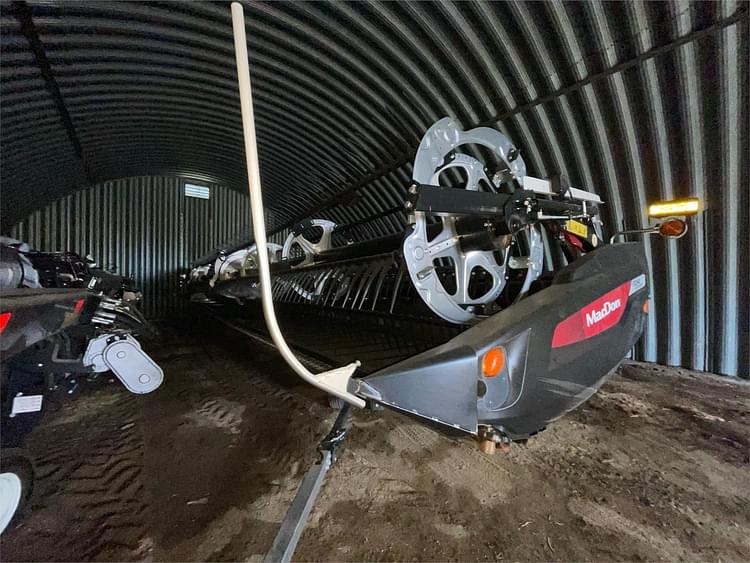 2022 MacDon FD240 Equipment Image0