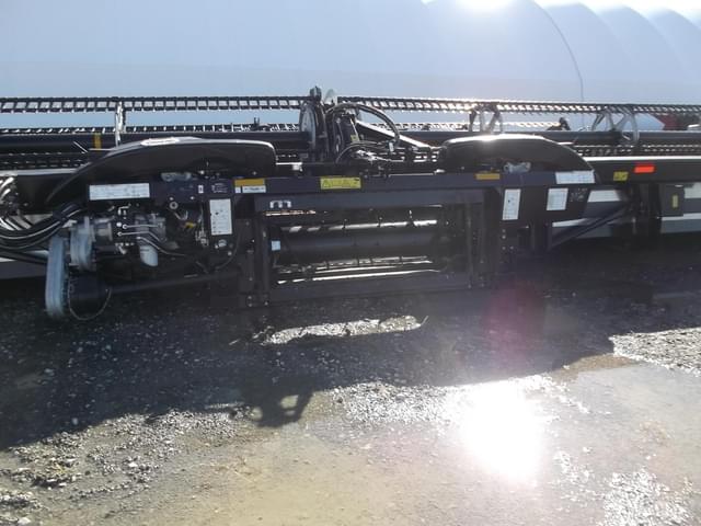 Image of MacDon FD240 equipment image 3