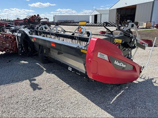 Image of MacDon FD240 equipment image 4