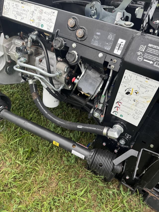 Image of MacDon FD240 equipment image 3
