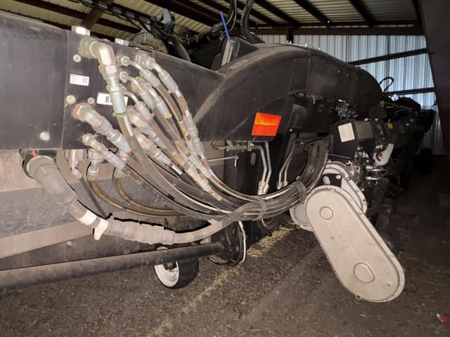 Image of MacDon FD250 equipment image 3