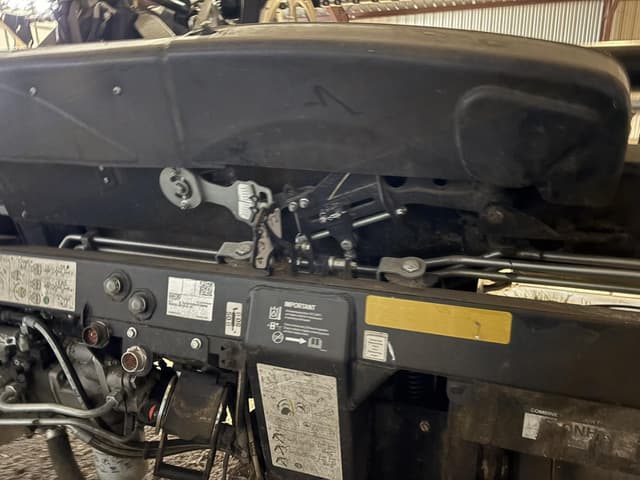 Image of MacDon FD250 equipment image 4