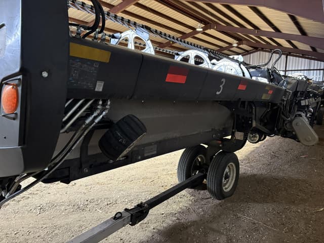 Image of MacDon FD250 equipment image 2